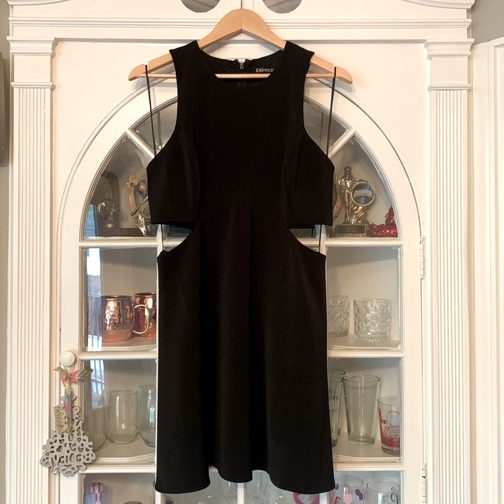 Express black key hole dress